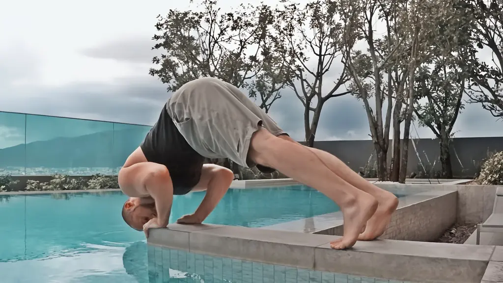 Pike pushup bottom position