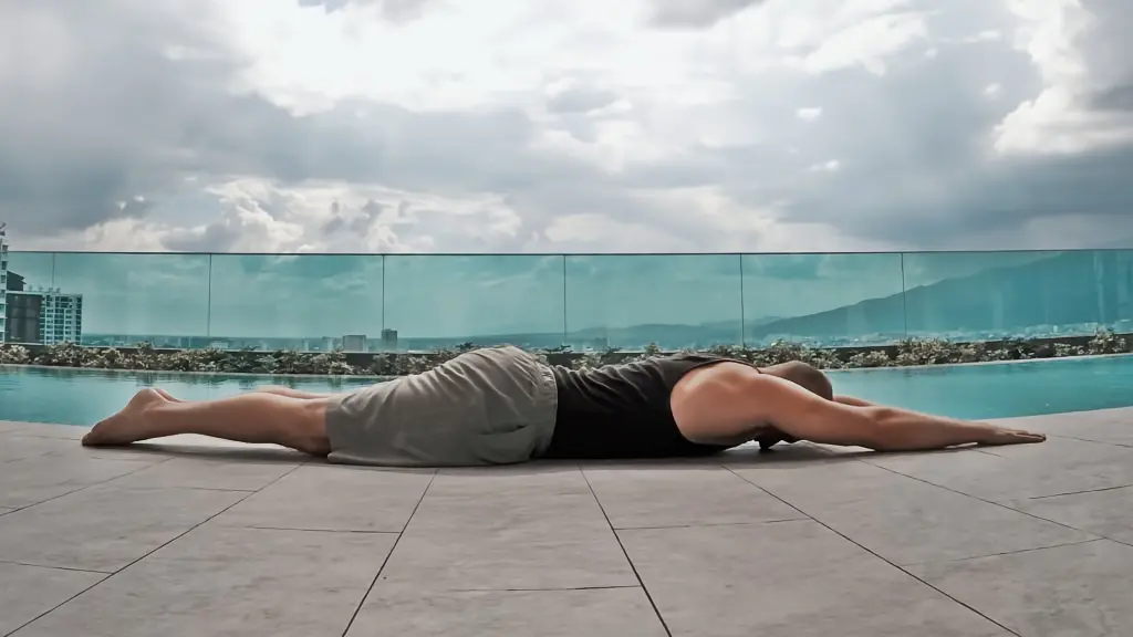 Superman static hold resting / start position