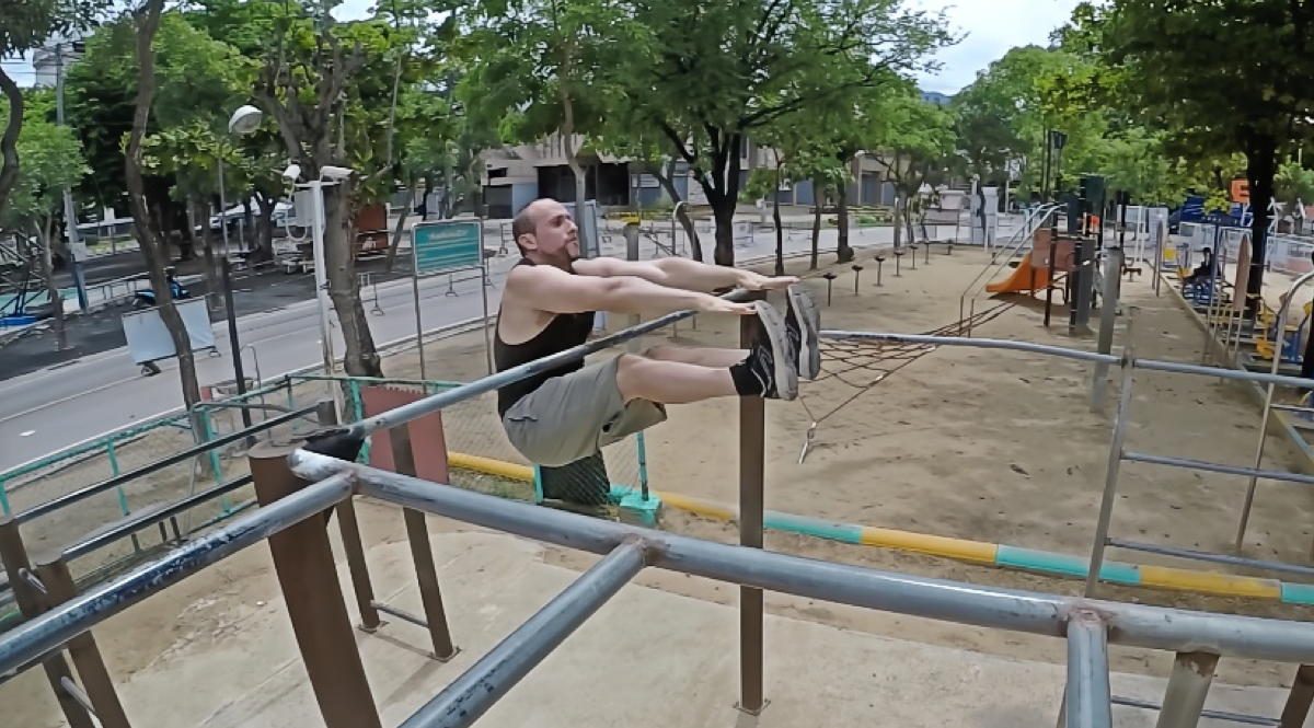 Cover for How to Do Toe Touch Pullups: Complete Step-by-Step Guide